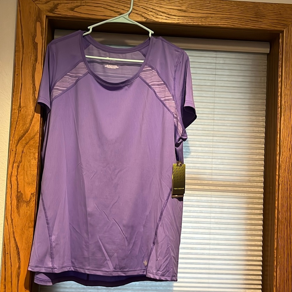 New women’s workout shirt